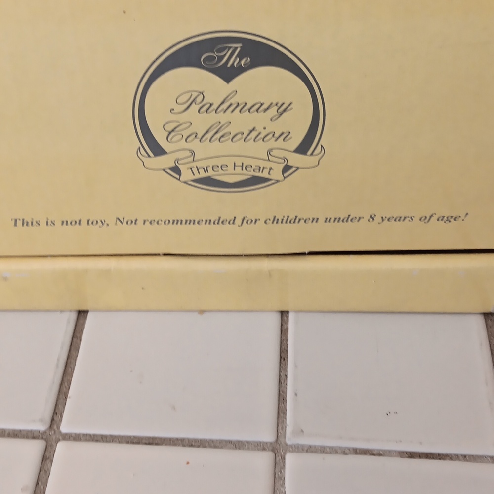 Anastasia: Porcelain Doll. Mint Condition. New In Box w/COA. Limited Edition. - Picture 4 of 9